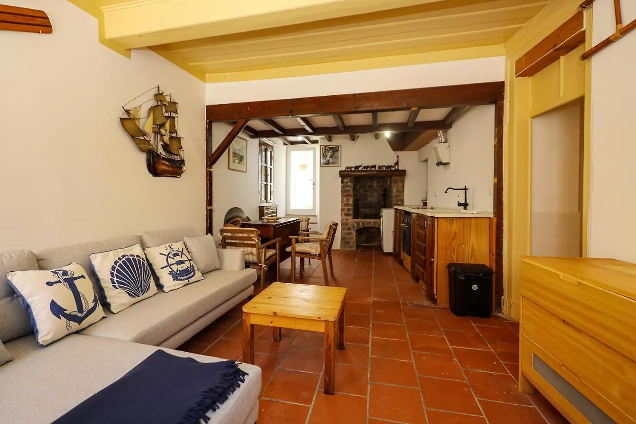 A74 - Rua Do Canal 1 Bed Flat Lagos